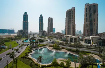 Apartment - 1 Bedroom - 2 Bathrooms for rent in Piazza Arabia - Porto Arabia - The Pearl Island - Doha