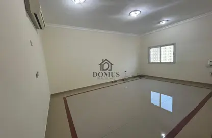 Apartment - 2 Bedrooms - 2 Bathrooms for rent in Al Zubair Bakkar Street - Al Sadd - Doha