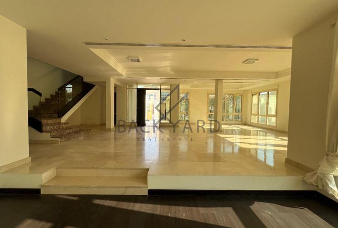 950693 - Property Image 2