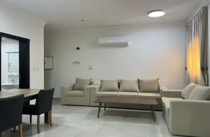 Apartment - 2 Bedrooms - 2 Bathrooms for rent in Bin Omran - Fereej Bin Omran - Doha