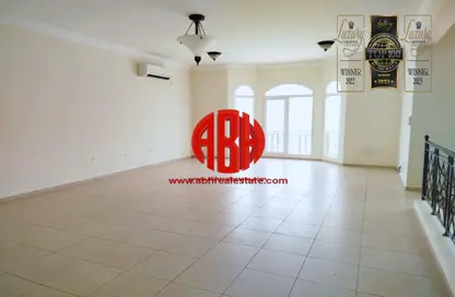 دوبلكس - 3 غرف نوم - 3 حمامات للايجار في طريق مسيمير - أبو هامور - الدوحة