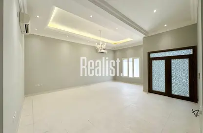 فيلا - 6 غرف نوم - 7 حمامات للايجار في وادي المرخ - مريخ - المريخ - الدوحة