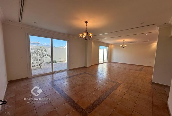 936748 - Property Image 2