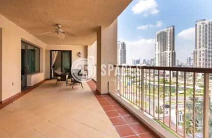 Apartment - 2 Bedrooms - 2 Bathrooms for rent in West Porto Drive - Porto Arabia - The Pearl Island - Doha