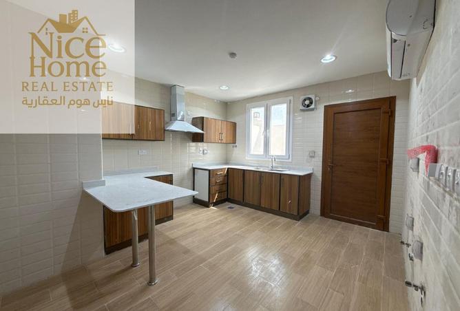 910398 - Property Image 2
