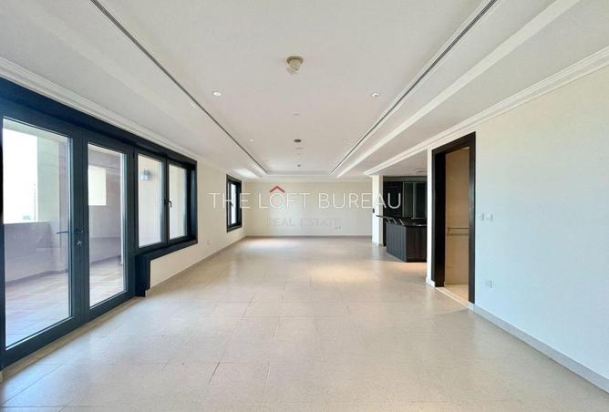 930373 - Property Image 2