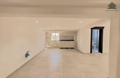 Apartment - 1 Bedroom - 1 Bathroom for rent in Umm Ghuwailina 4 - Umm Ghuwailina - Doha