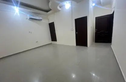 Villa - Studio - 1 Bathroom for rent in Ain Khaled - Doha