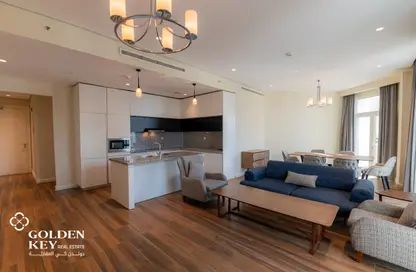 Apartment - 2 Bedrooms - 3 Bathrooms for rent in Floresta Gardens - Floresta Gardens - The Pearl Island - Doha