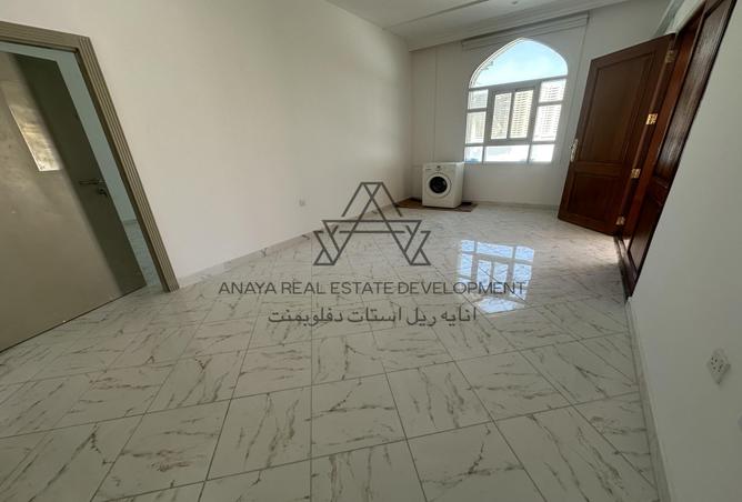 942145 - Property Main Image