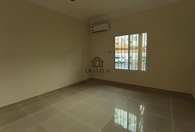 977722 - Property Image 2