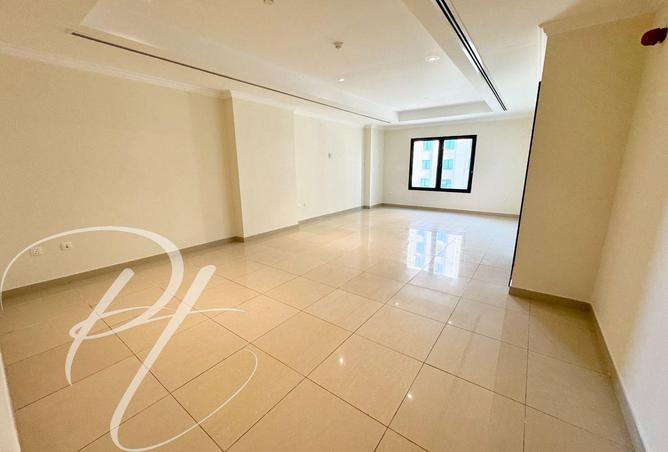 982505 - Property Image 2