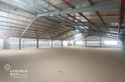 مخزن - استوديو - 8 حمامات للايجار في شارع الصناعية الشرقي - بركة العوامر - الوكرة