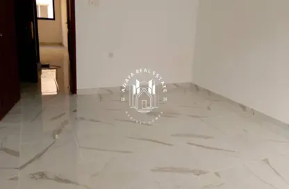 Apartment - 3 Bedrooms - 2 Bathrooms for rent in Old Airport Road - Doha