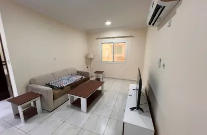 Apartment - 1 Bedroom - 1 Bathroom for rent in Umm Ghwailina Comm - Umm Ghuwalina - Umm Ghuwailina - Doha