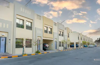 فيلا - 4 غرف نوم - 3 حمامات للبيع في حياة الوكرة - قرية إزدان - الوكرة