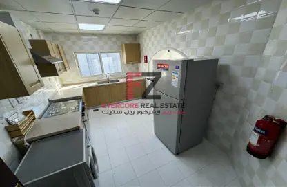 صورة لـ مطبخ شقة - 3 غرف نوم - 3 حمامات للايجار في شارع ثابت بن زايد - المنصورة - الدوحة ، صورة رقم 1