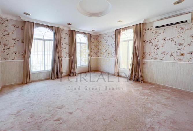 974819 - Property Image 3