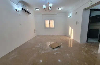 Apartment - 1 Bedroom - 1 Bathroom for rent in Umm Ghuwailina 4 - Umm Ghuwailina - Doha