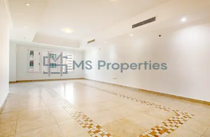 شقة - 2 غرف نوم - 3 حمامات للايجار في طريق بورتو الغربي - بورتو أرابيا - جزيرة اللؤلؤة - الدوحة