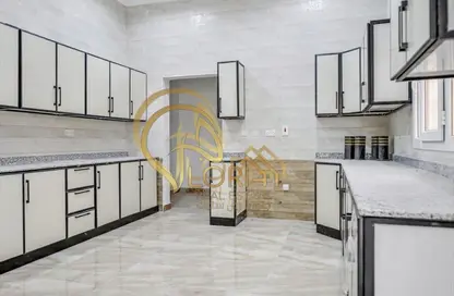 Villa - 7 Bedrooms - 7 Bathrooms for sale in Muraikh - AlMuraikh - Doha