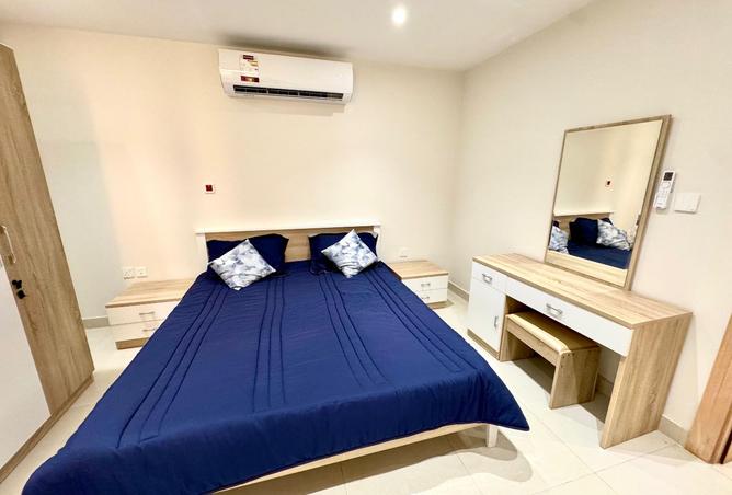 989860 - Property Image 3