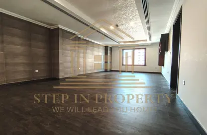 Apartment - 1 Bedroom - 2 Bathrooms for rent in East Porto Drive - Porto Arabia - The Pearl Island - Doha Apartment - 1 Bedroom - 2 Bathrooms for rent in East Porto Drive - Porto Arabia - The Pearl Island - Doha