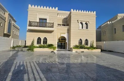 فيلا - 5 غرف نوم - 6 حمامات للبيع في فيلات البلاج - حي الفيلات - جزيرة اللؤلؤة - الدوحة