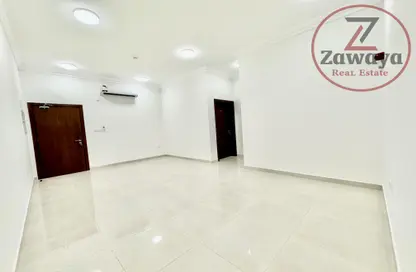 شقة - 2 غرف نوم - 2 حمامات للايجار في شارع كليب - شارع كليب - الدوحة