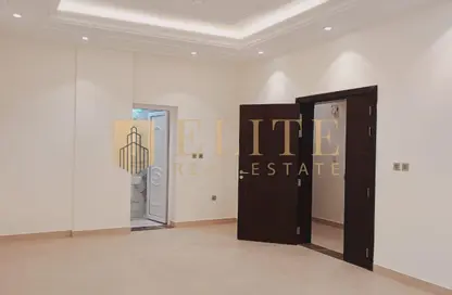 Apartment - 3 Bedrooms - 3 Bathrooms for rent in Al Nasr Street - Al Nasr - Doha