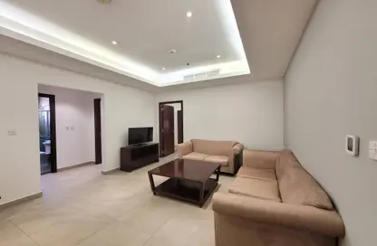 Apartment - 2 Bedrooms - 2 Bathrooms for rent in Umm Ghwailina Comm - Umm Ghuwalina - Umm Ghuwailina - Doha