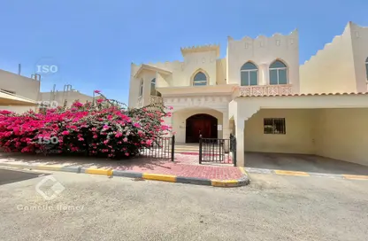 فيلا - 4 غرف نوم - 5 حمامات للايجار في شارع الهناء - الغرافة - الدوحة