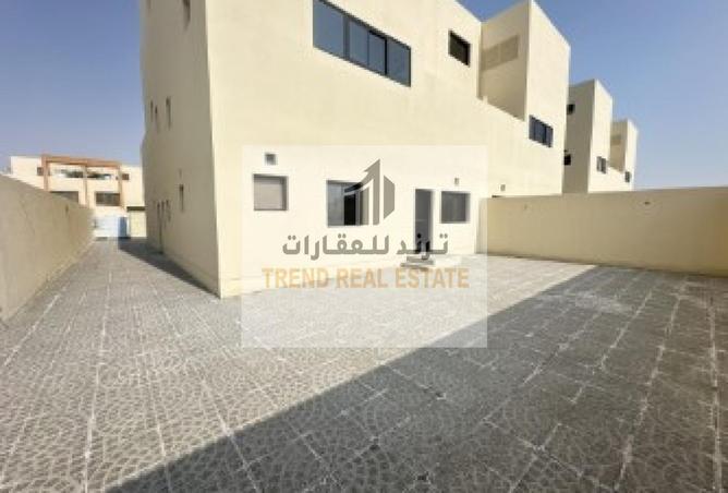 1002413 - Property Image 3