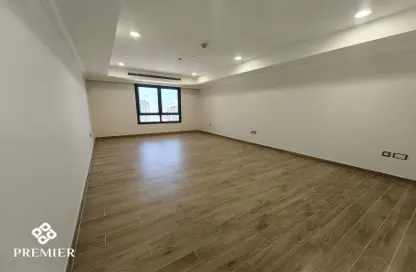 Apartment - 1 Bedroom - 2 Bathrooms for rent in East Porto Drive - Porto Arabia - The Pearl Island - Doha