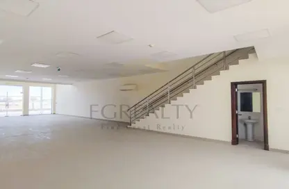 Warehouse - Studio - 7+ Bathrooms for rent in East Industrial Street - Birkat Al Awamer - Al Wakra