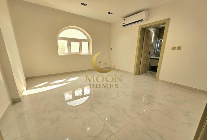 972033 - Property Image 3