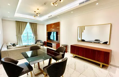 Apartment - 1 Bedroom - 2 Bathrooms for rent in The Garden - Floresta Gardens - The Pearl Island - Doha