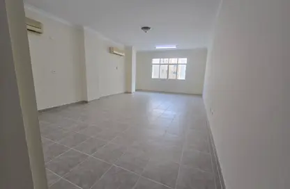 Apartment - 3 Bedrooms - 3 Bathrooms for rent in Fereej Bin Mahmoud North - Fereej Bin Mahmoud - Doha