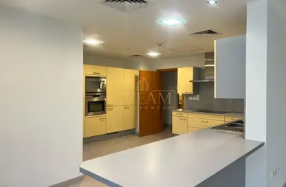 Apartment - 2 Bedrooms - 3 Bathrooms for rent in West Bay - Doha
