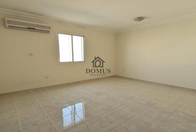 990835 - Property Image 3