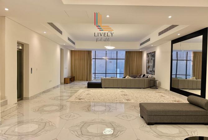 955434 - Property Image 2