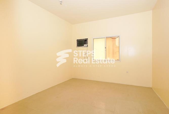 963196 - Property Image 2