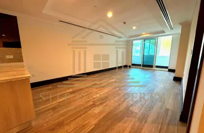 شقة - غرفة نوم - 2 حمامات للايجار في فيفا بحرية شرق - فيفا بحرية - جزيرة اللؤلؤة - الدوحة شقة - غرفة نوم - 2 حمامات للايجار في فيفا بحرية شرق - فيفا بحرية - جزيرة اللؤلؤة - الدوحة