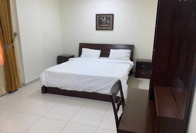 957869 - Property Image 2