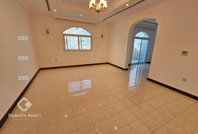 925090 - Property Image 2