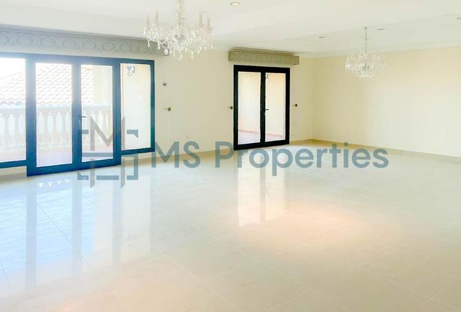 989373 - Property Image 3