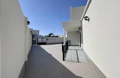 Villa - 5 Bedrooms - 7 Bathrooms for sale in Al Dafna - Al Dafna - Doha