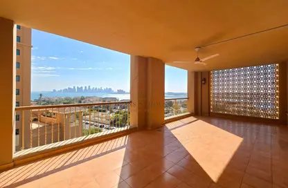 شقة - 2 غرف نوم - 3 حمامات للايجار في طريق بورتو الغربي - بورتو أرابيا - جزيرة اللؤلؤة - الدوحة