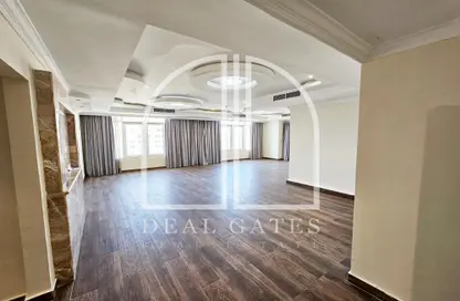 Empty Room image for: Apartment - 2 Bedrooms - 4 Bathrooms for rent in West Porto Drive - Porto Arabia - The Pearl Island - Doha, Image 1