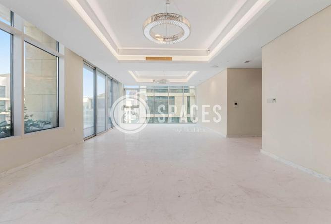 906423 - Property Image 2